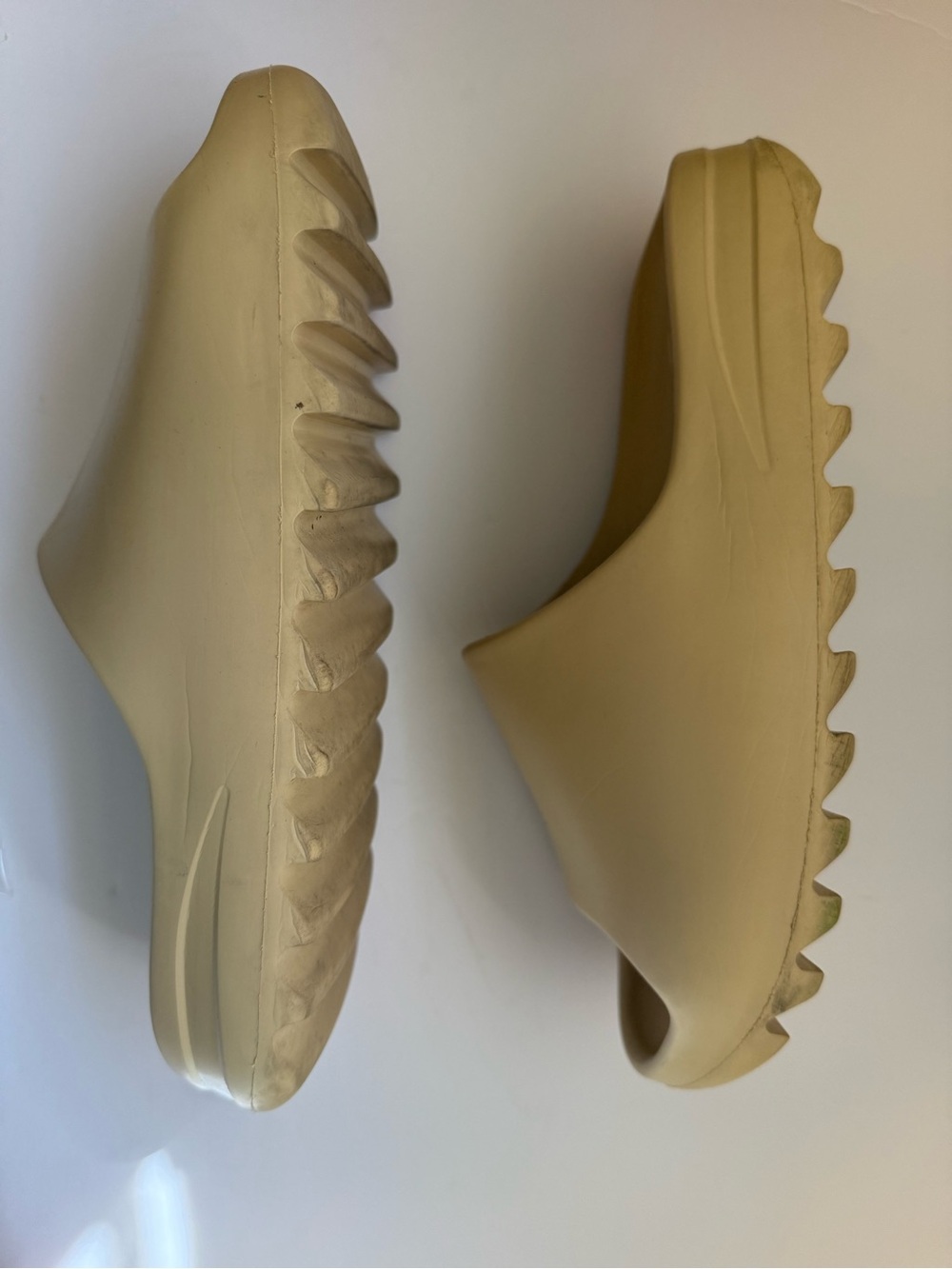 Adidas Yeezy Slides ‘Desert Sand’ - FW6344 Size 9 1/2 - Picture 4 of 6